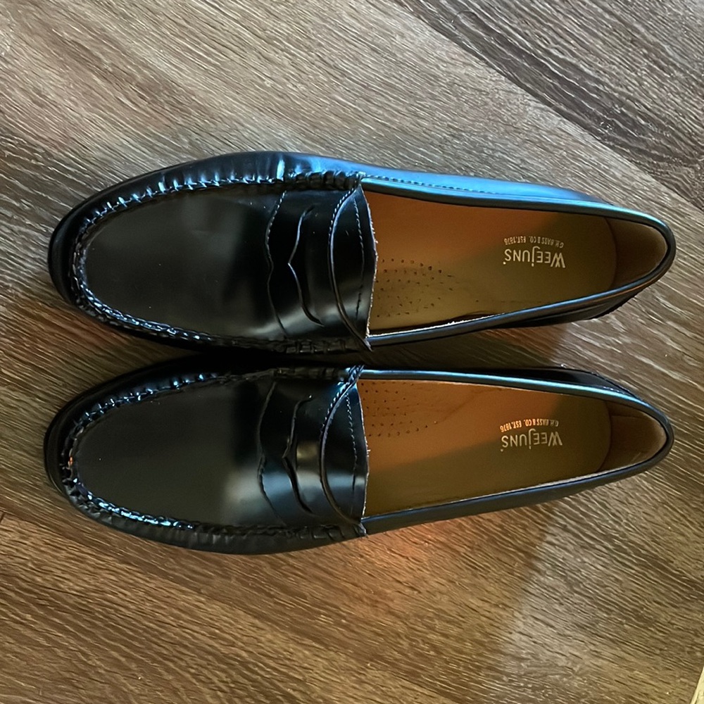 Weejuns Womens Loafers